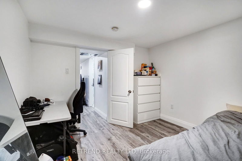 35 Chryessa Ave  Toronto, M6N 4T4 | Image 34