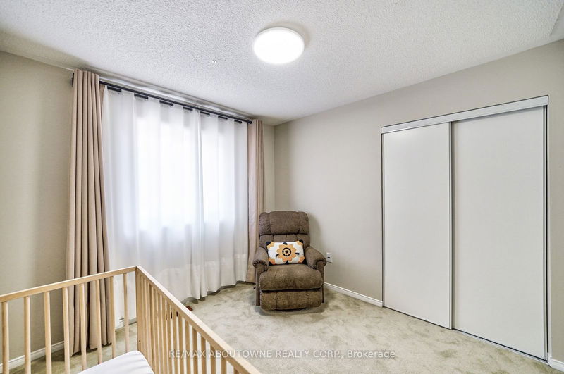 6098 Rowers Cres  Mississauga, L5V 3A2 | Image 27