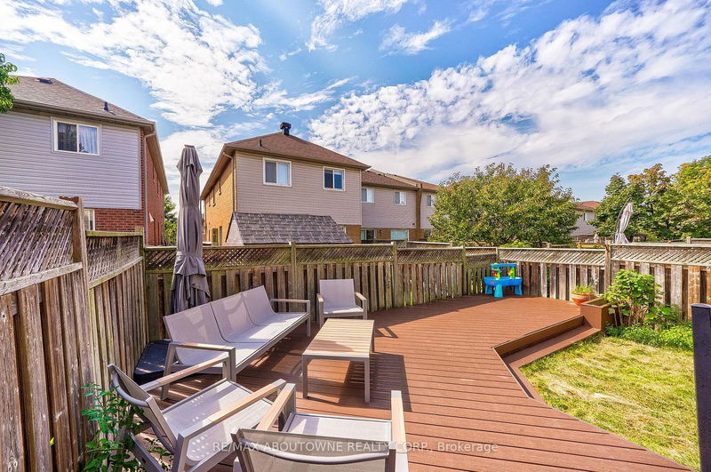 6098 Rowers Cres  Mississauga, L5V 3A2 | Image 38