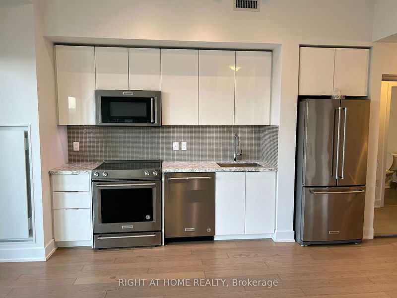 home for lease on 1413-30 Shore Breeze Drive