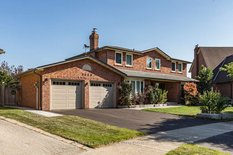 1440 Ivy Crt  Oakville, L6H 3J6 | Image 2