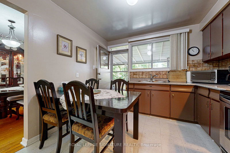 454 Glen Park Ave  Toronto, M6B 2E7 | Image 11