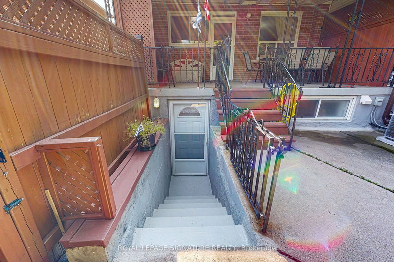 454 Glen Park Ave  Toronto, M6B 2E7 | Image 32