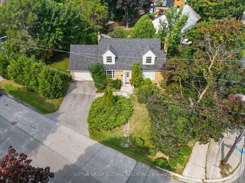 2 Bywood Dr  Toronto, M9A 1L7 | Image 2