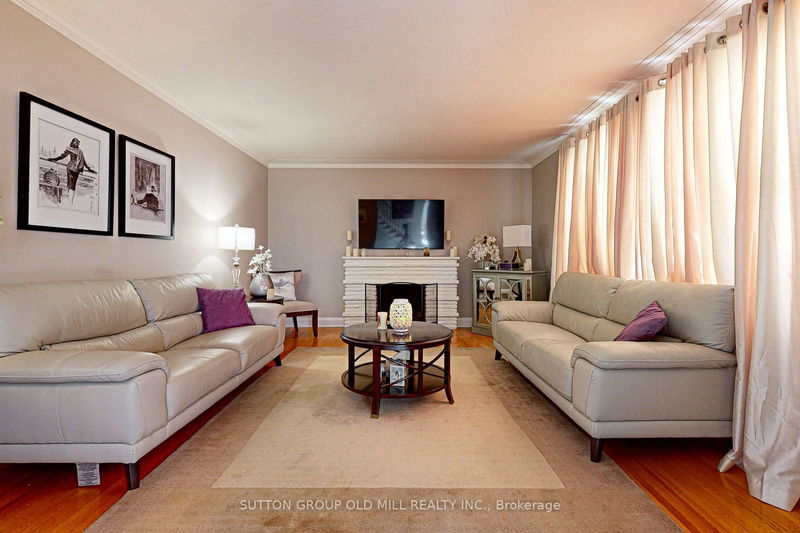 2 Bywood Dr  Toronto, M9A 1L7 | Image 7