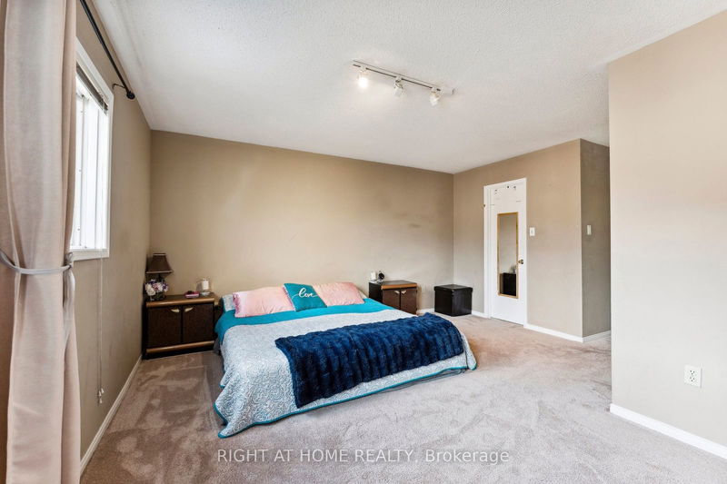 108 Goldenlight Circ  Brampton, L6X 4N6 | Image 21