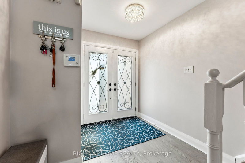 108 Goldenlight Circ  Brampton, L6X 4N6 | Image 5