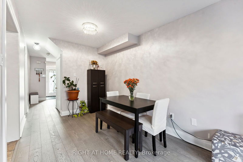 108 Goldenlight Circ  Brampton, L6X 4N6 | Image 8