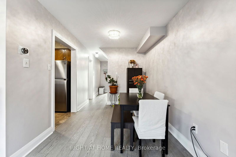 108 Goldenlight Circ  Brampton, L6X 4N6 | Image 9