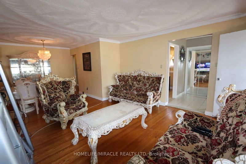 3099 Morning Star Dr  Mississauga, L4T 1X1 | Image 23