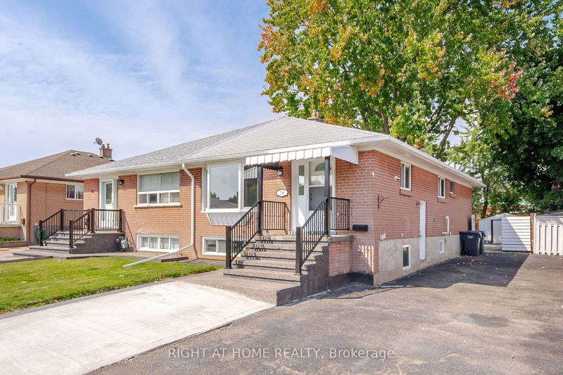 78 Sanford Cres  Brampton, L6X 2C3 | Image 2