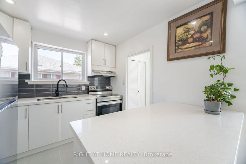 78 Sanford Cres  Brampton, L6X 2C3 | Image 6