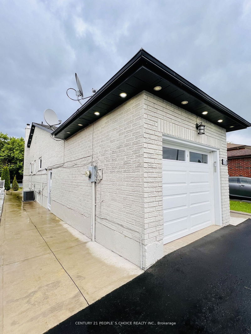 7247 Sigsbee Dr  Mississauga, L4T 3L6 | Image 3