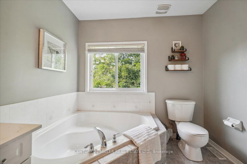 5429 Robjen Rd  Burlington, L7L 7N2 | Image 24