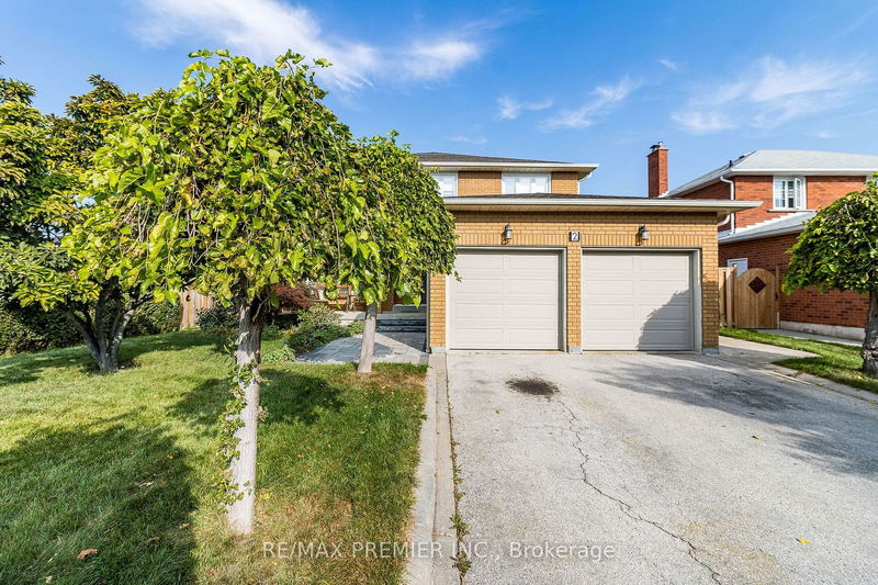 2 Ballycastle Cres  Brampton, L6Z 2V6 | Image 1