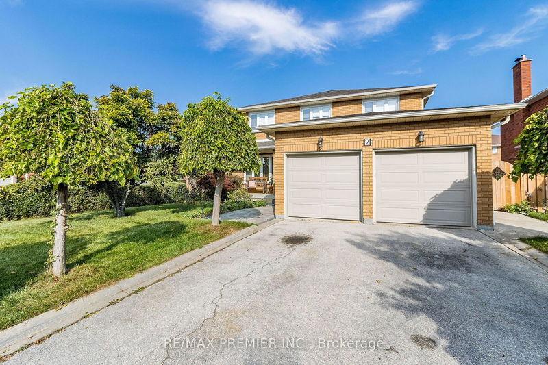 2 Ballycastle Cres  Brampton, L6Z 2V6 | Image 2