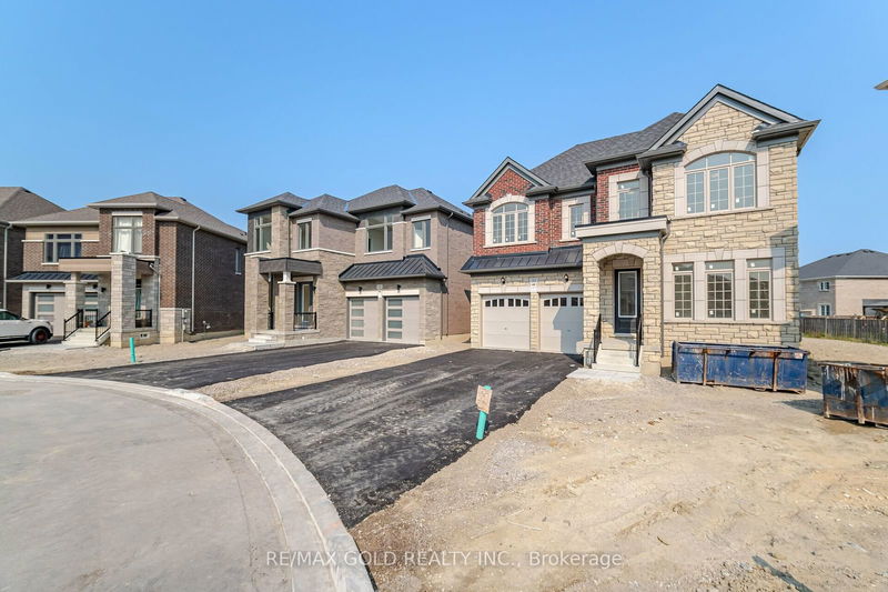 31 Dolomite Dr  Brampton, L6P 4R6 | Image 3