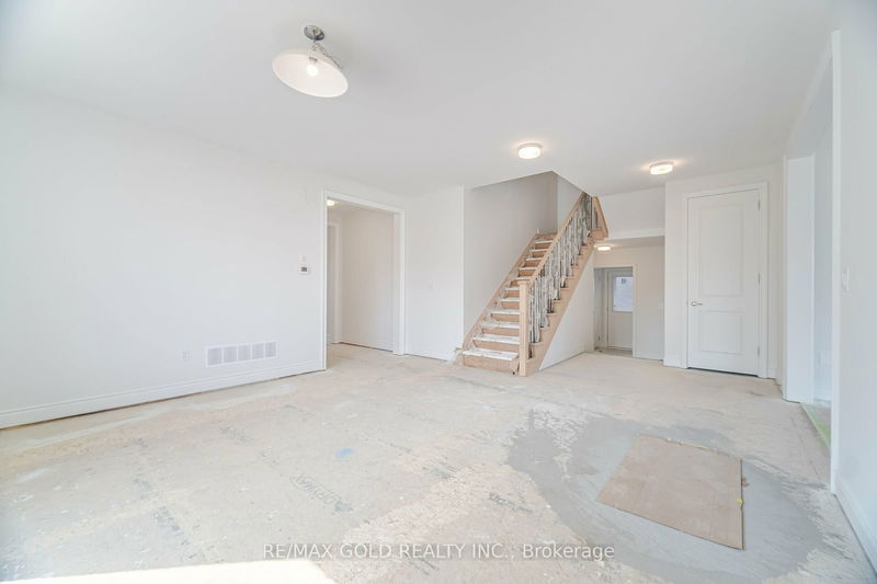 31 Dolomite Dr  Brampton, L6P 4R6 | Image 7