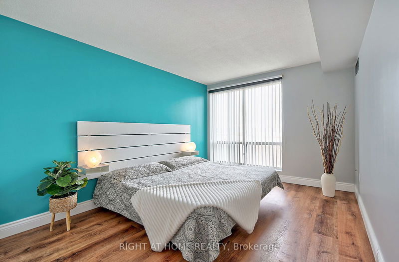  206 - 101 Subway Cres  Toronto, M9B 6K4 | Image 11