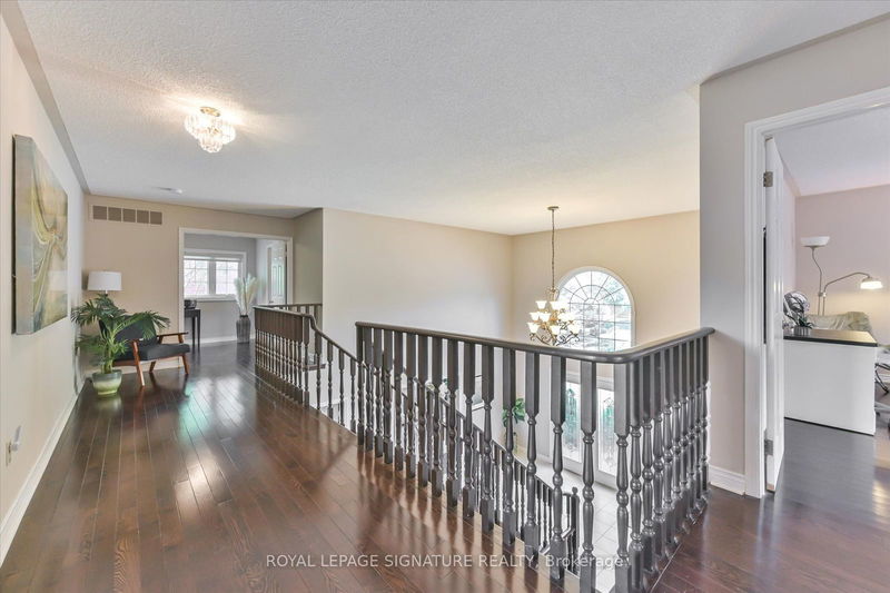 3588 Thorpedale Crt  Mississauga, L5L 3V6 | Image 16