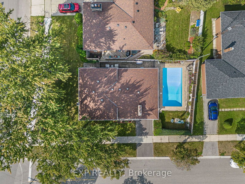 2 Guernsey Dr  Toronto, M9C 3A6 | Image 31