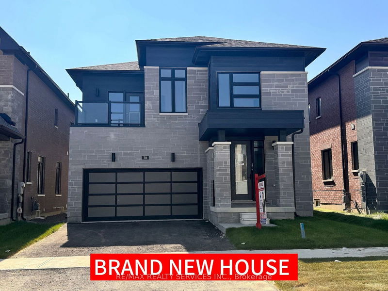 38 Duxbury Rd  Brampton, L6R 4E3 | Image 1