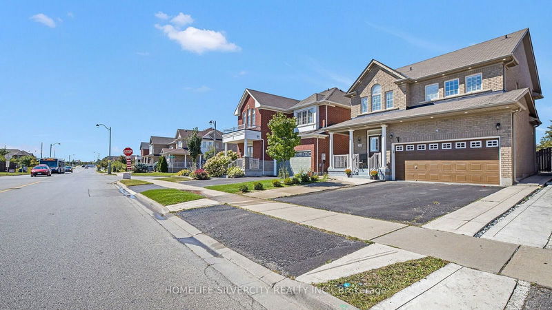 316 Father Tobin Rd  Brampton, L6R 0M9 | Image 3