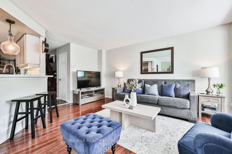 5258 Russell View Rd  Mississauga, L5M 5W1 | Image 9