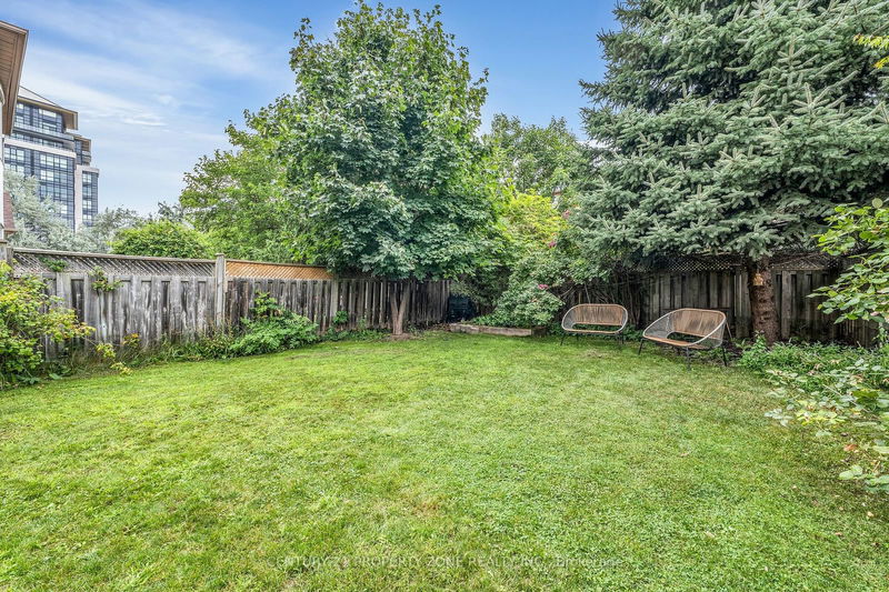 2580 Longridge Cres  Oakville, L6H 6R9 | Image 34