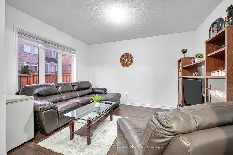 12 Fitzgibson St  Brampton, L6Y 5Y5 | Image 14