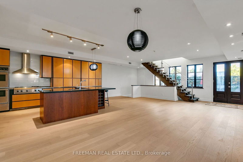 home for lease on Upper-967 Ossington Avenue