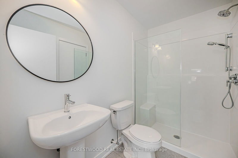 1325 Kaniv St  Oakville, L6M 5R3 | Image 21