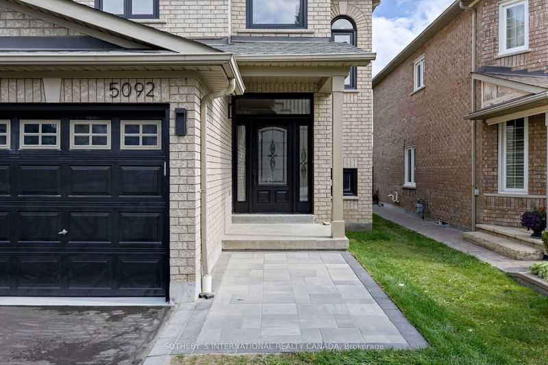 5092 Forestwalk Circ  Mississauga, L4Z 4A2 | Image 2