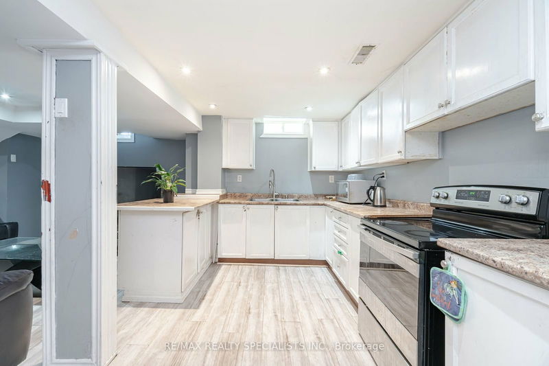 44 Kershaw St  Brampton, L7A 2A5 | Image 31