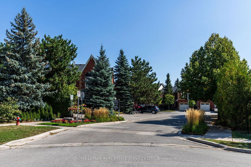  24 - 2004 Glenada Cres  Oakville, L6H 5P5 | Image 15