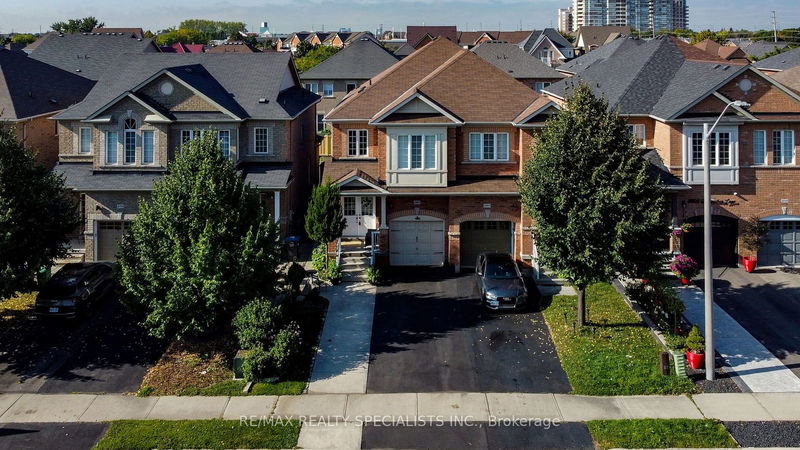 4802 Bluefeather Line  Mississauga, L5R 0E2 | Image 1