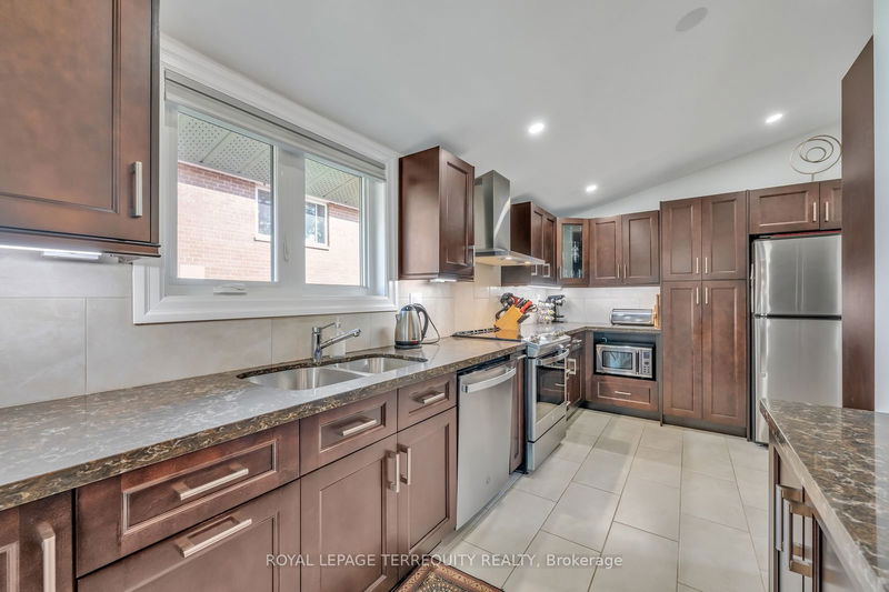 130 Verobeach Blvd  Toronto, M9M 1R1 | Image 13