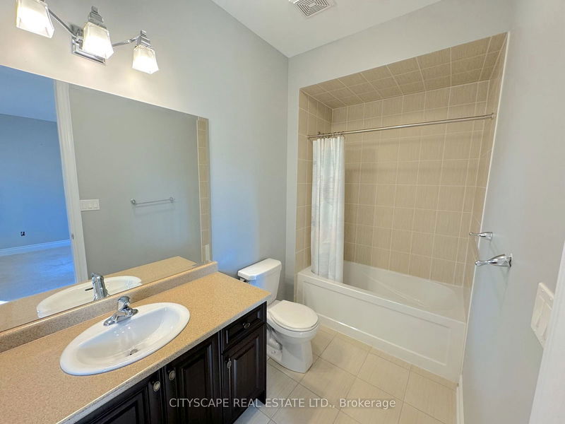 7 Avatar Cres  Brampton, L6P 4M3 | Image 26