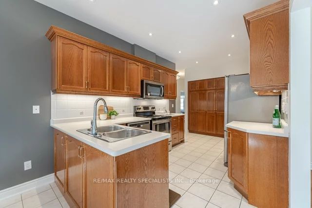  35 - 3 Tuscany Lane  Brampton, L6R 1W5 | Image 6