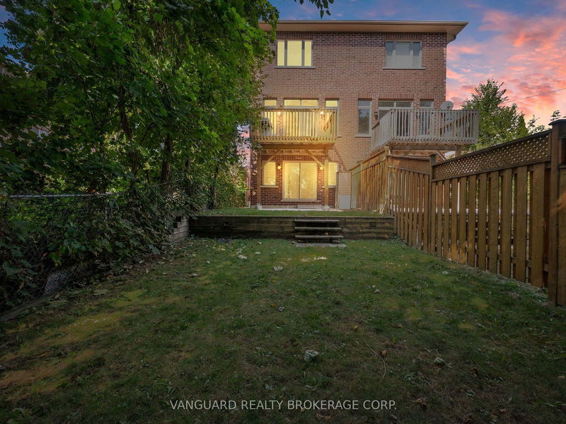 29B East Dr  Toronto, M6N 2N8 | Image 32