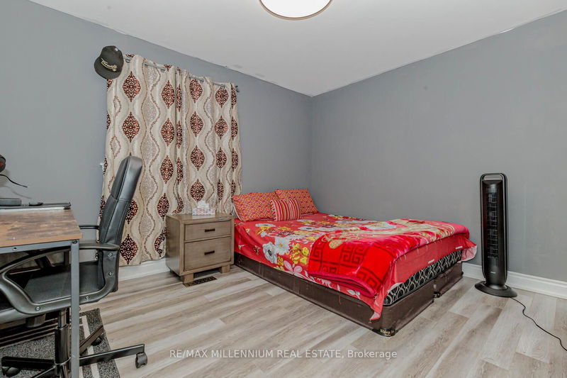 48 Garside Cres  Brampton, L6S 1H6 | Image 23