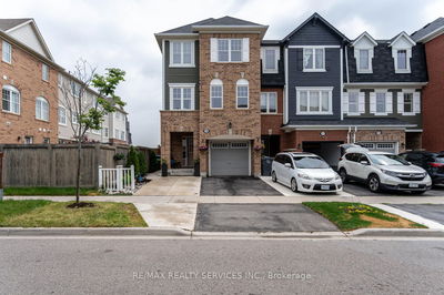 39 Vanhorne Clse  Brampton, L7A 0X8 | Image 1