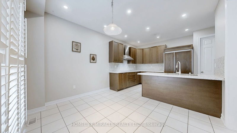 195 Sussexvale Dr  Brampton, L6R 0W2 | Image 12