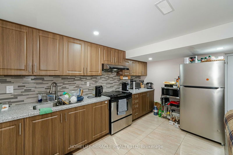 195 Sussexvale Dr  Brampton, L6R 0W2 | Image 34