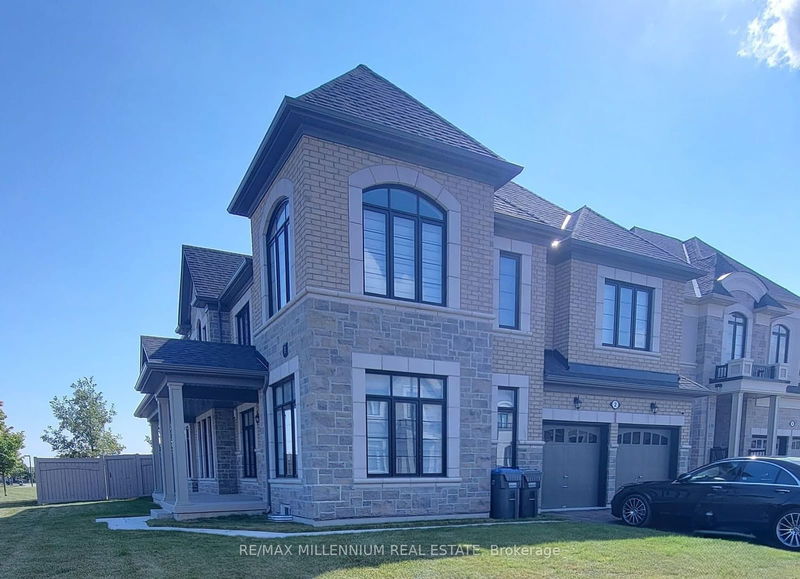 2 Catherwood Crt  Brampton, L6P 2W1 | Image 3