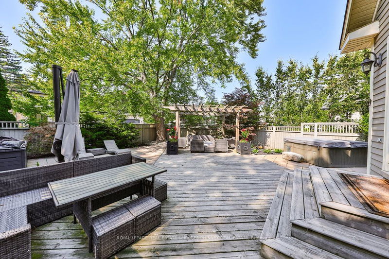 1359 Sedgewick Cres  Oakville, L6L 1X9 | Image 33