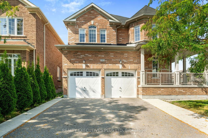 142 George Robinson Dr  Brampton, L6Y 2X6 | Image 2