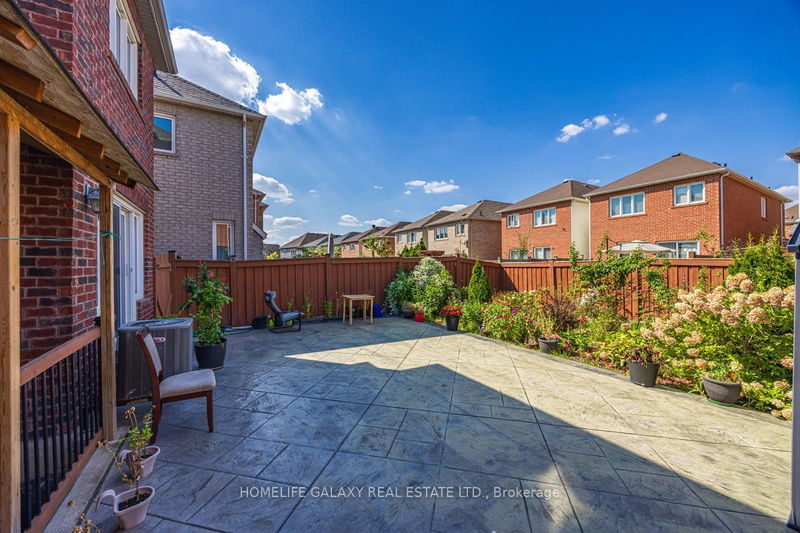 12 Snapdragon Sq  Brampton, L6P 3K4 | Image 36