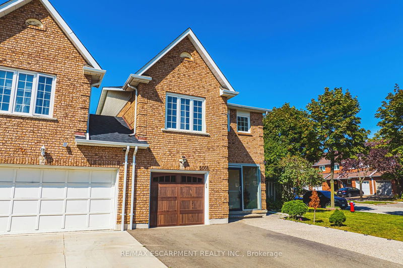 5008 Willowood Dr  Mississauga, L5R 3R5 | Image 2