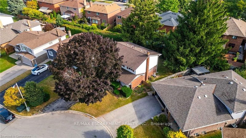 555 LETITIA Crt  Burlington, L7N 2Y7 | Image 3